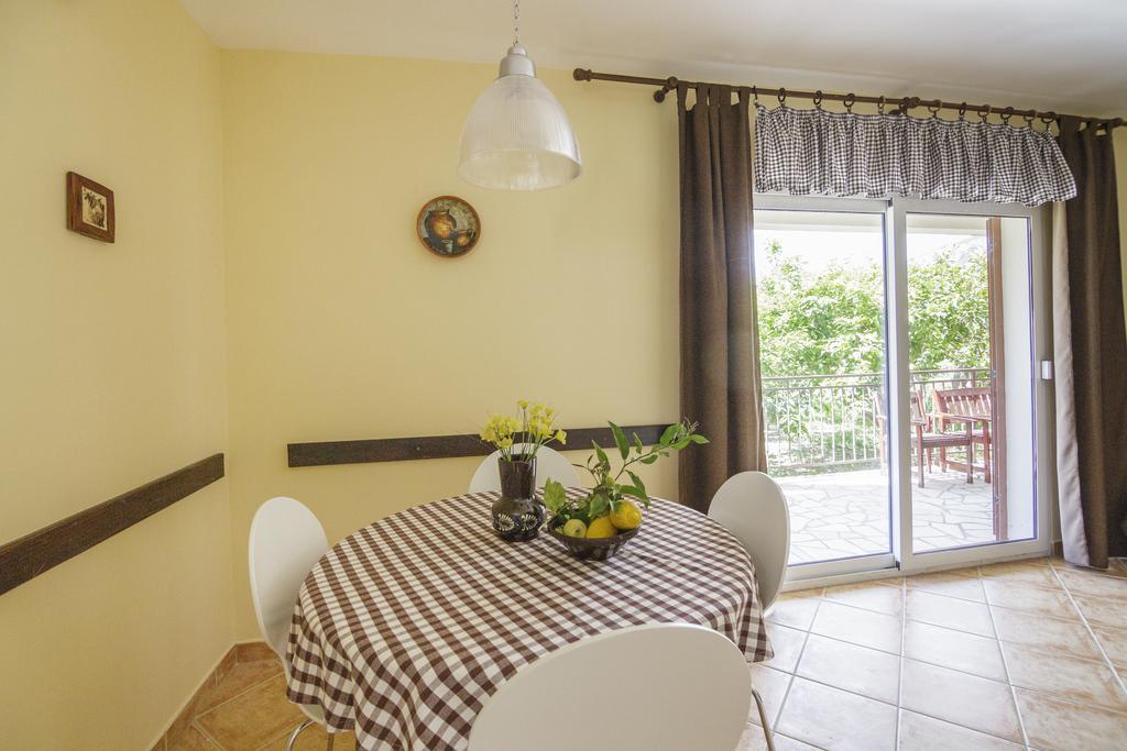 Apartments Popaj Komiža Exteriér fotografie